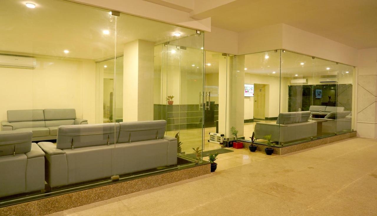 Hotel D Dev Vijayawāda Exterior foto
