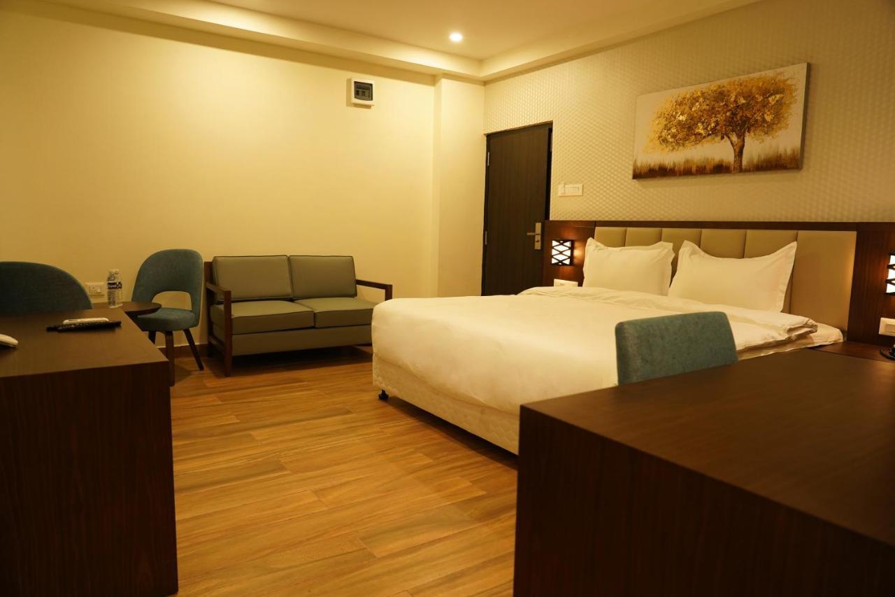 Hotel D Dev Vijayawāda Exterior foto