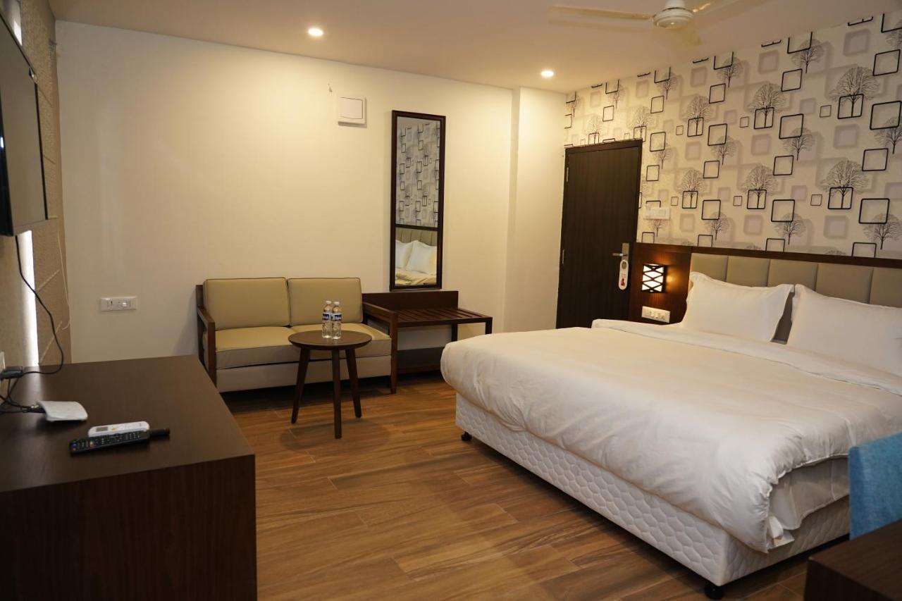 Hotel D Dev Vijayawāda Exterior foto